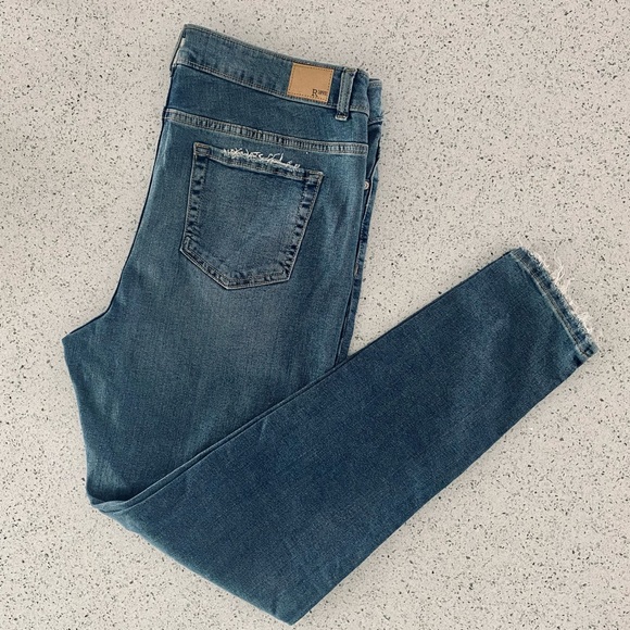 ROEBUCK & CO LOW RISE
SKINNIEST LEG JEGGING - Picture 4 of 8